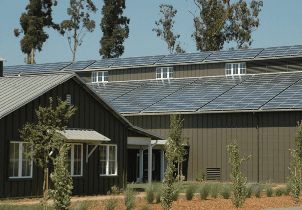 S-5!® - Instalación de paneles solares en un tejado metálico - Merryvale-min